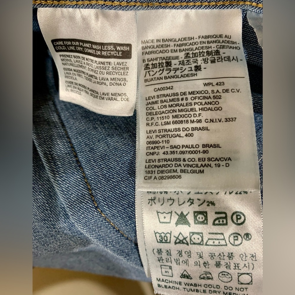 Levi's Indigo Button-Down Shirt - image 7